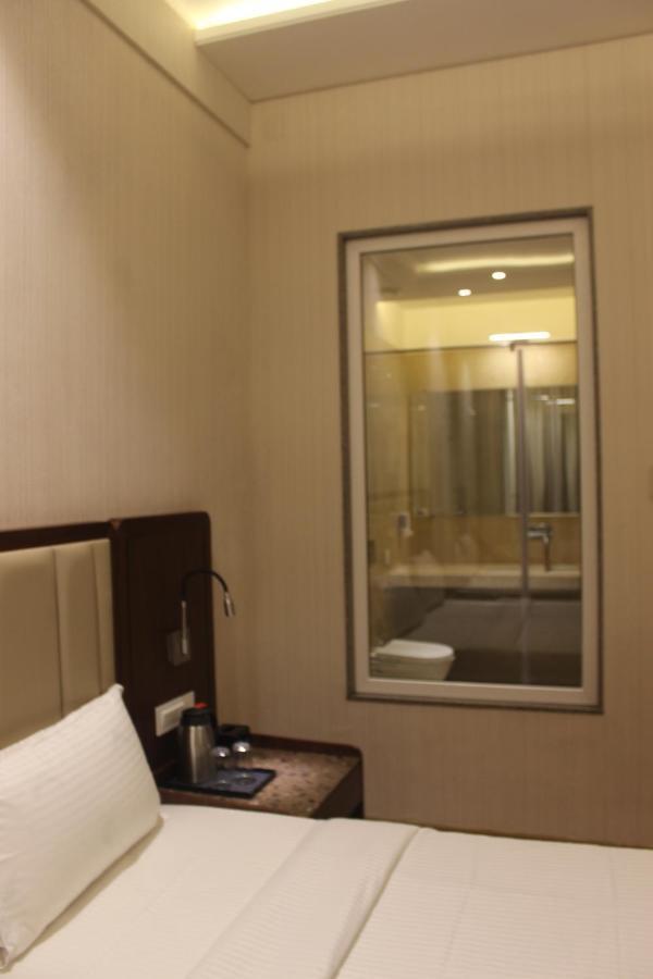 Hotel Rajhans Abhinandan Bhopal Bagian luar foto