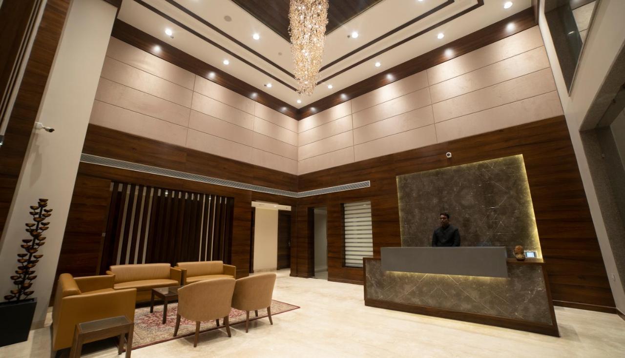 Hotel Rajhans Abhinandan Bhopal Bagian luar foto