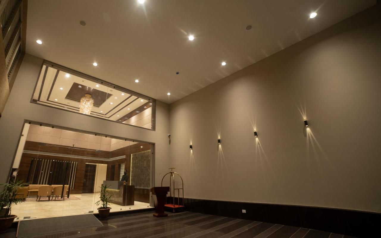 Hotel Rajhans Abhinandan Bhopal Bagian luar foto
