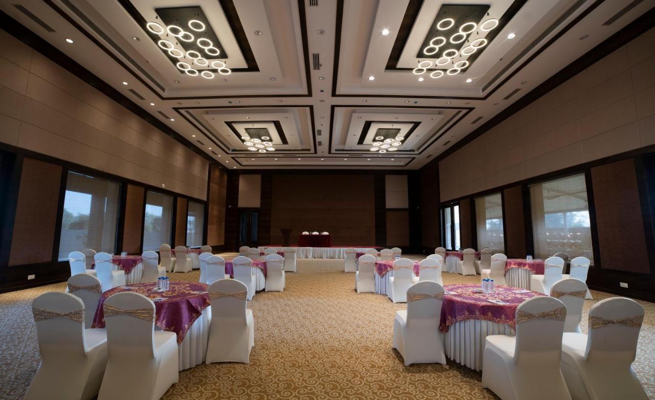 Hotel Rajhans Abhinandan Bhopal Bagian luar foto