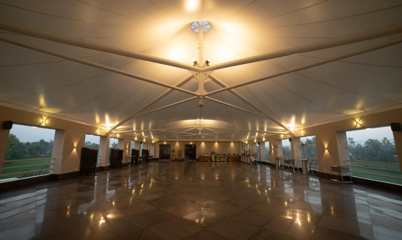Hotel Rajhans Abhinandan Bhopal Bagian luar foto