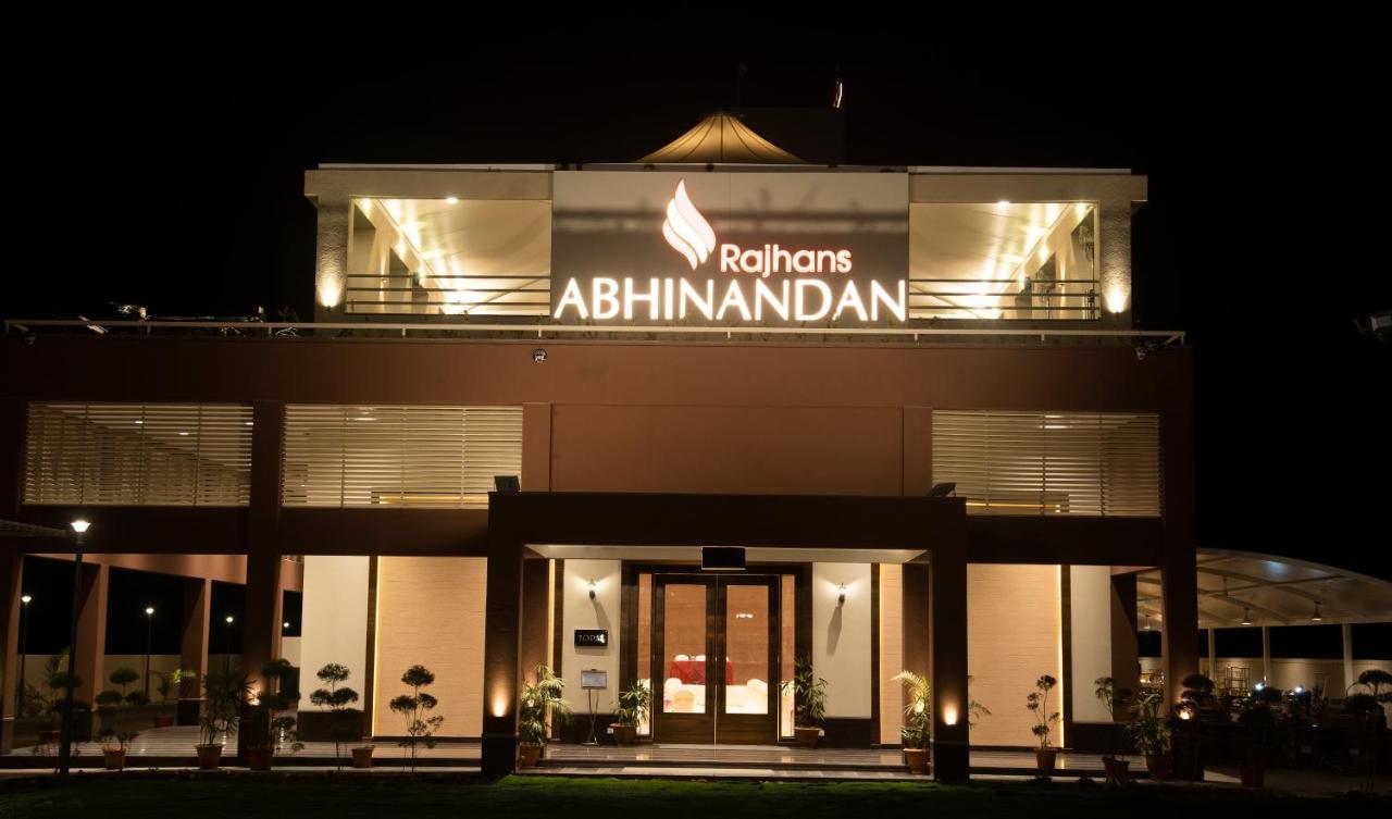 Hotel Rajhans Abhinandan Bhopal Bagian luar foto