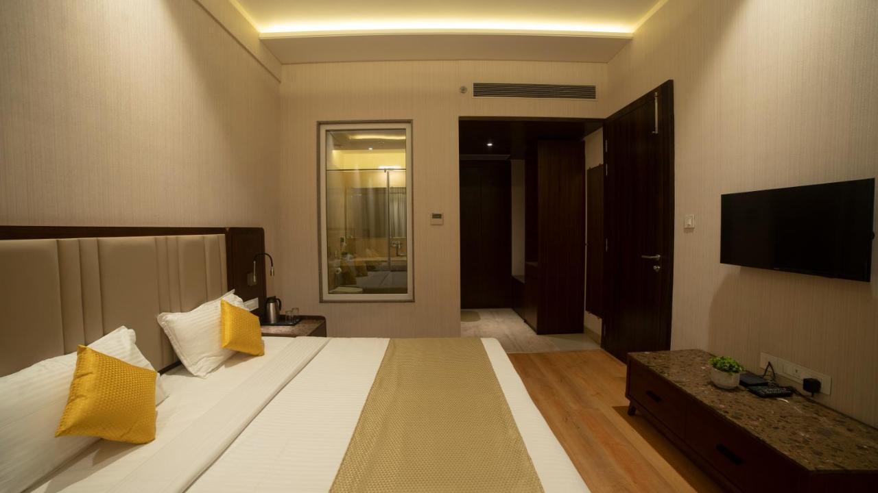 Hotel Rajhans Abhinandan Bhopal Bagian luar foto