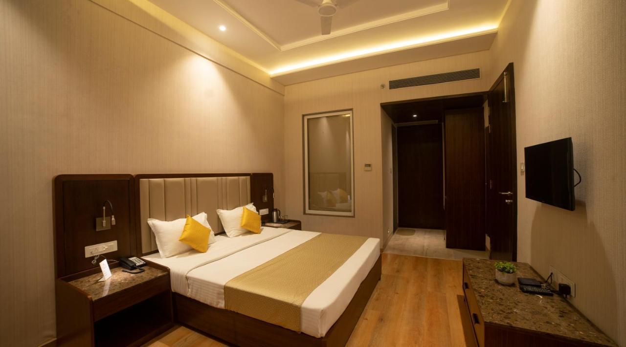 Hotel Rajhans Abhinandan Bhopal Bagian luar foto